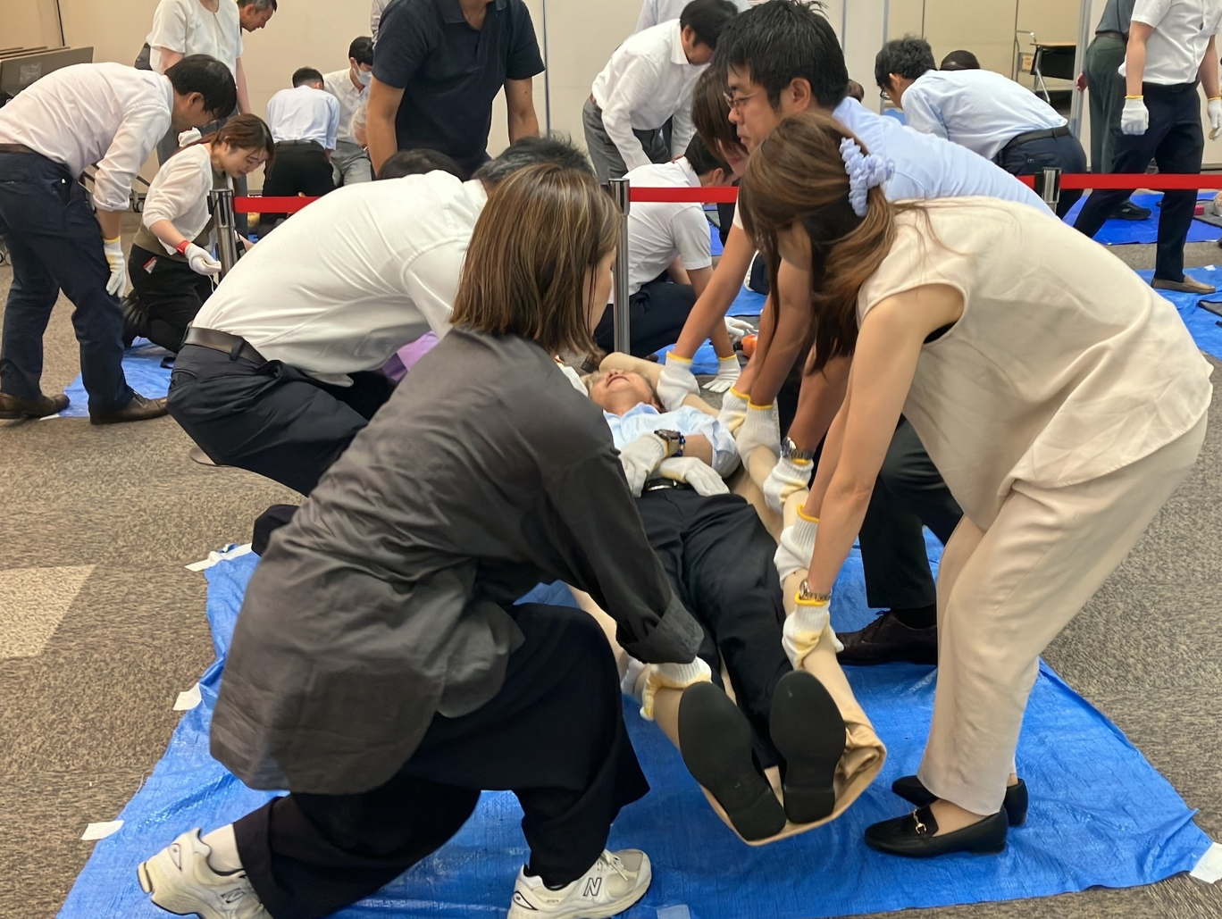 carry on a stretcher 担架搬送