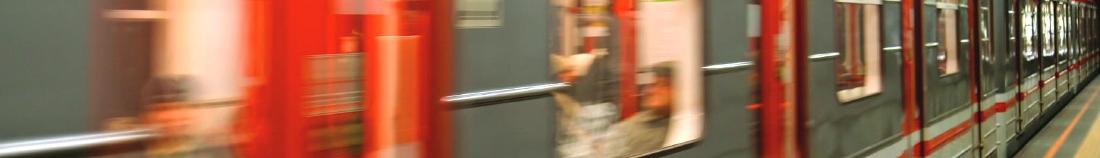 IN_Railway_Metro-in-motion_shutterstock_1612188109_1600x230.png Image of fast moving train.