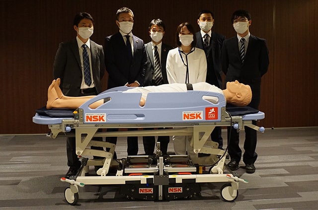 Participants in the NSK technology demonstration project at a major hospital in Japan